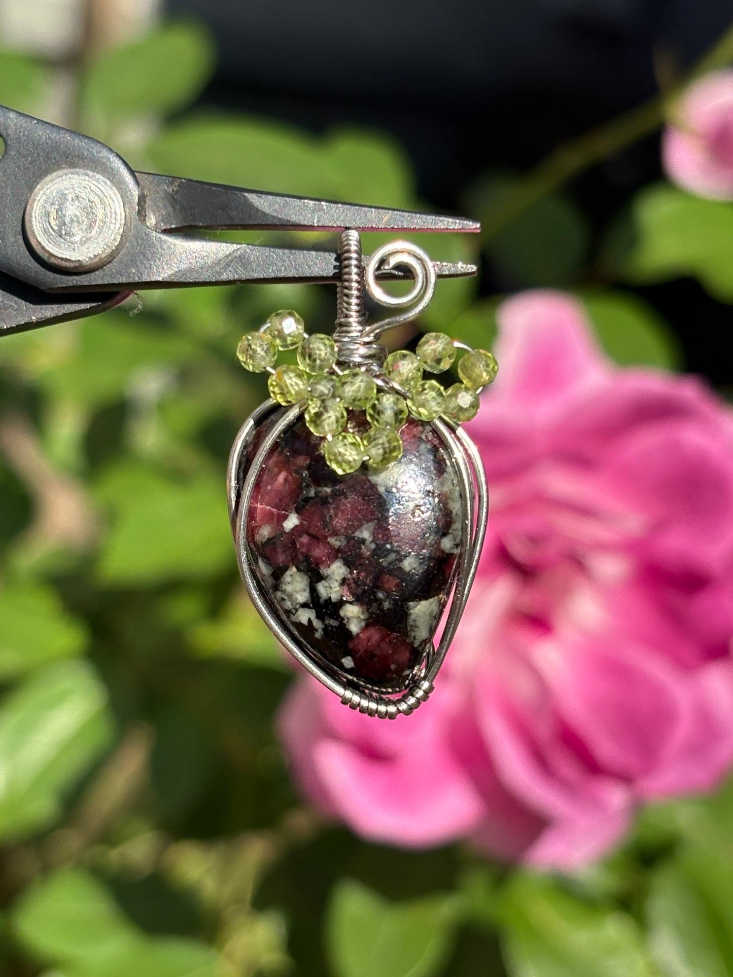 Eudialyte x Peridot Strawberry 🍓