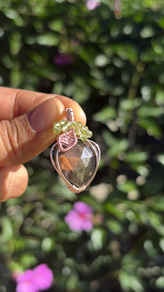 Pink Labradorite x Peridot Strawberry 🍓